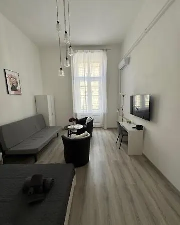 Market Hall Apartment *